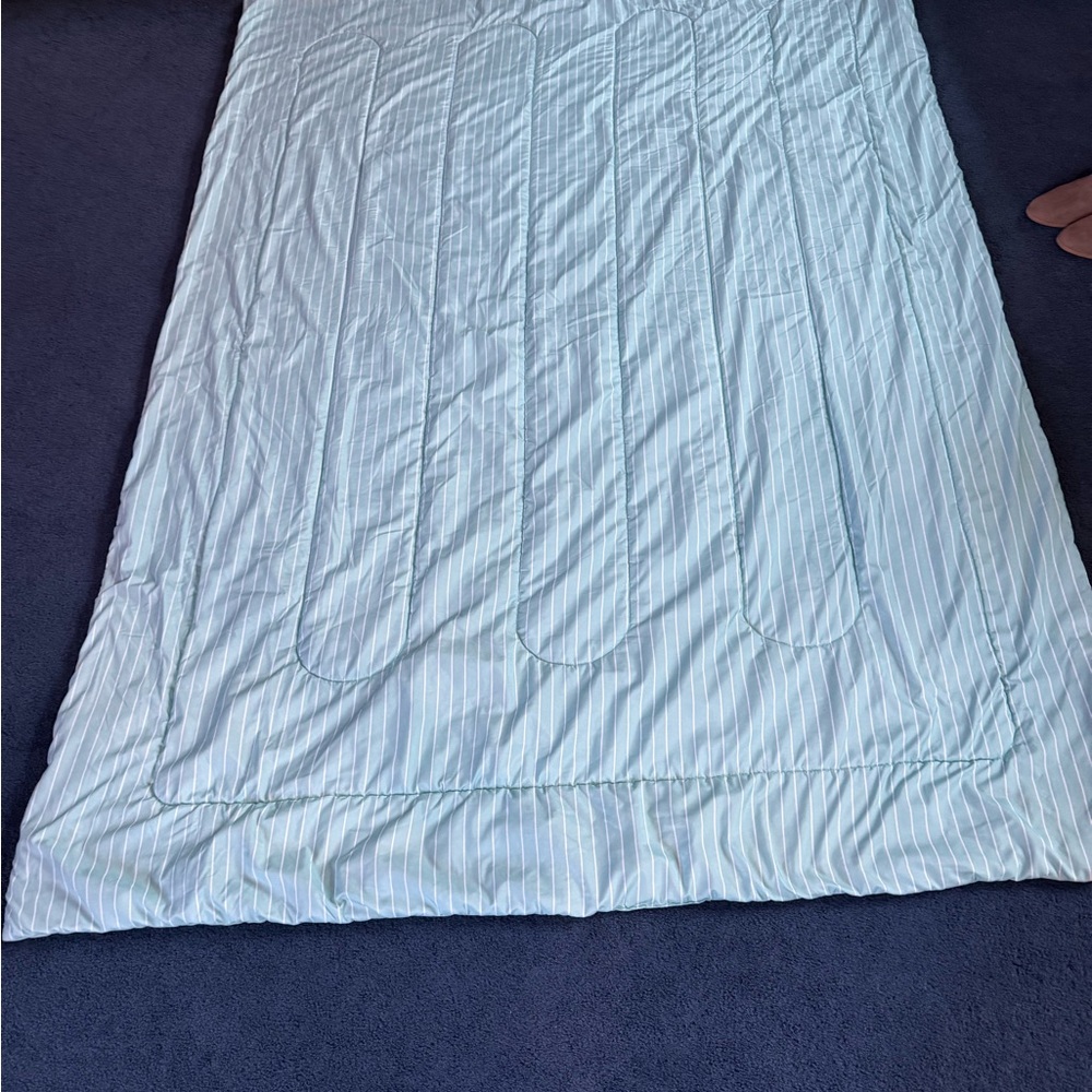 Mainstays Light Mint  Striped Comforter reversible, solid mint